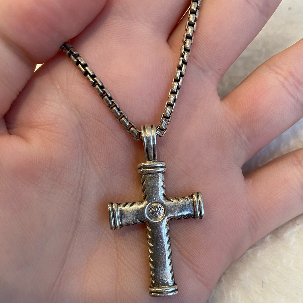 * DAVID YURMAN - Chevron Cross with Box Chain Necklace - Picture 7 of 13